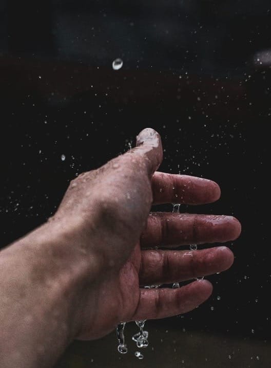 5 Ways to Reduce Guitar Hand Pain and Keep Playing for Years
